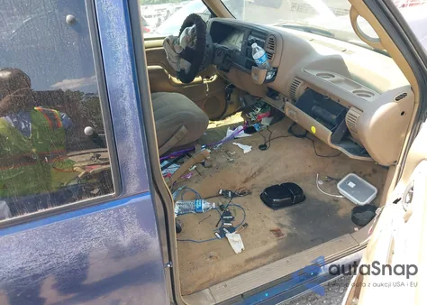 1995 GMC Sierra C1500 z USA, uszkodzony, nr VIN 2GTEC19K1S1534915